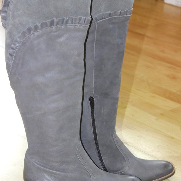 Over the Knee Women Winter Boots from Europe - Picture 1 of 7